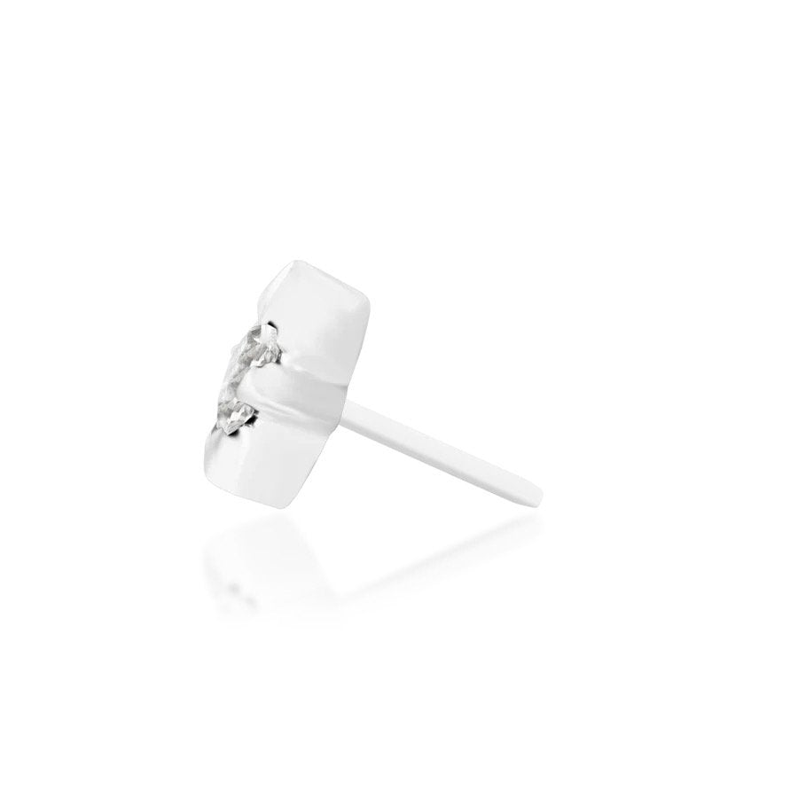 Detail view of the Junipurr Corvin end in white gold